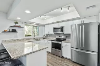 Photo #6: 6521776 Listing