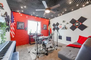 Photo #6: 6521874 Listing