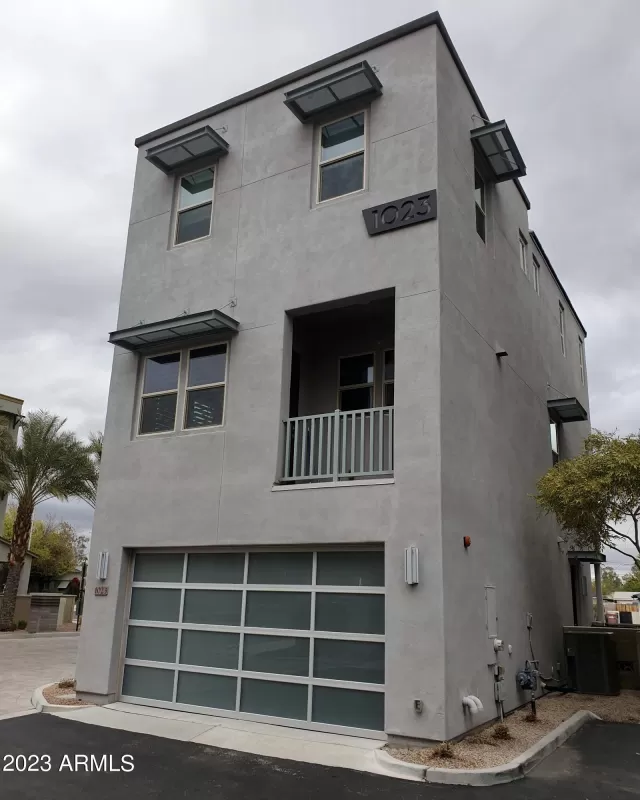 MLS: 6522467 Condo For Sale