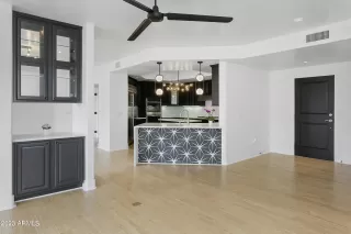 Photo #4: 6522903 Listing