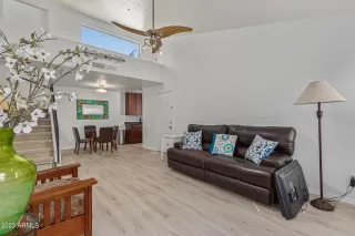 Photo #6: 6522957 Listing