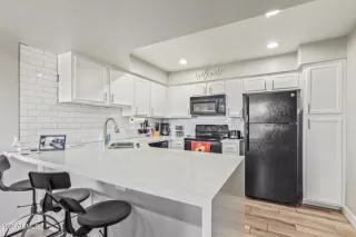 Photo #5: 6523004 Listing