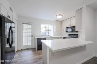 Photo #6: 6523268 Listing