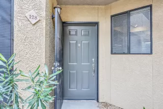 Photo #2: 6523396 Listing