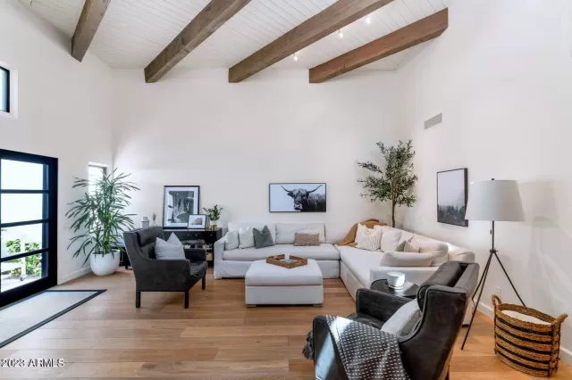 MLS: 6523419 Condo For Sale