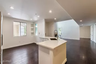 Photo #5: 6523880 Listing 