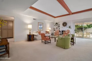 Photo #6: 6524145 Listing