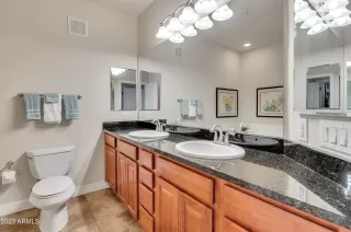 Photo #5: 6524425 Listing