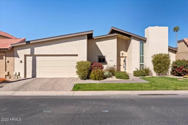 MLS: 6524472 Condo For Sale