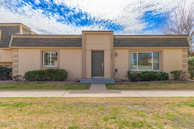MLS: 6525024 Condo For Sale