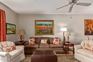 Photo #4: 6525432 Listing