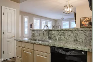 Photo #5: 6525472 Listing 