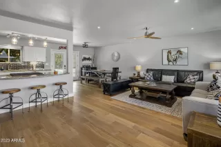 Photo #6: 6526178 Listing 