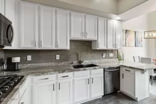 Photo #2: 6526204 Listing