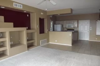 Photo #4: 6526599 Listing