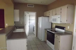 Photo #5: 6526599 Listing