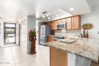 Photo #4: 6526624 Listing