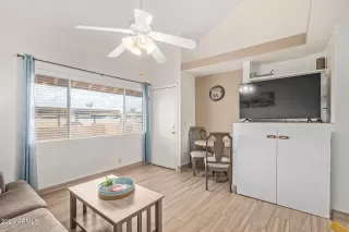 Photo #5: 6527190 Listing