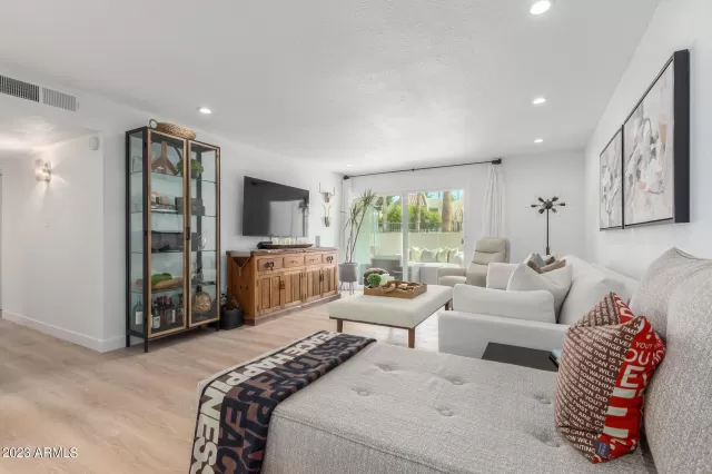 MLS: 6527989 Condo For Sale