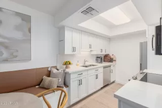 Photo #5: 6527989 Listing