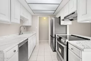 Photo #2: 6528065 Listing