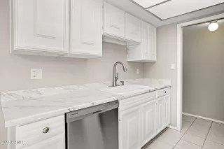 Photo #4: 6528065 Listing