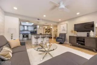 Photo #2: 6528173 Listing 