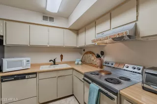 Photo #4: 6528239 Listing