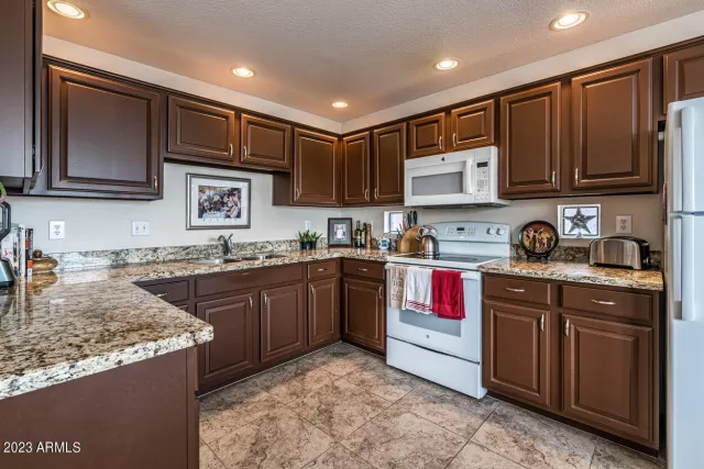 MLS: 6528462 Condo For Sale