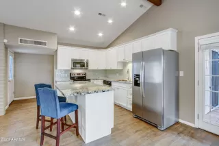 Photo #1: 6528747 Listing 