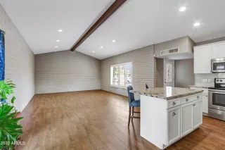 Photo #5: 6528747 Listing 