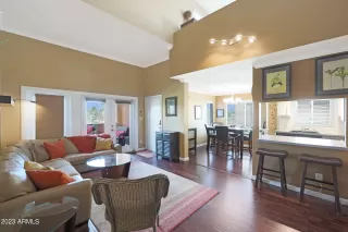 Photo #2: 6529361 Listing