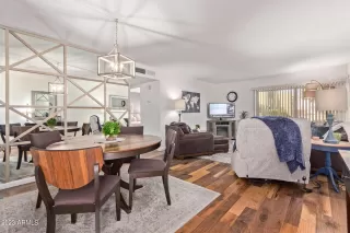 Photo #6: 6529485 Listing