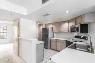 Photo #5: 6529695 Listing