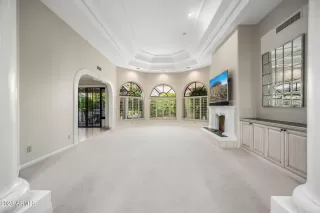 Photo #5: 6529889 Listing