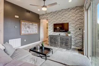 Photo #3: 6530215 Listing