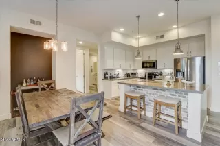 Photo #6: 6530215 Listing