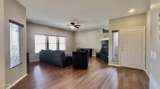 Photo #4: 6530384 Listing