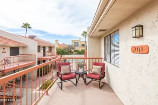 Photo #5: 6530519 Listing