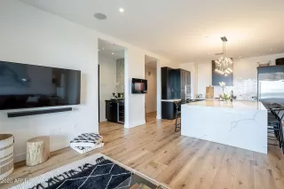 Photo #6: 6530882 Listing