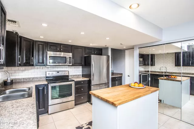 MLS: 6530920 Condo For Sale