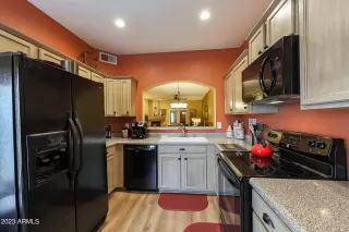 Photo #2: 6532361 Listing