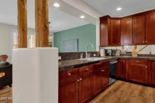 Photo #6: 6532513 Listing