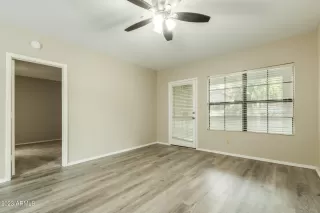 Photo #6: 6532890 Listing