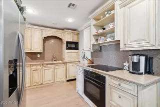 Photo #3: 6533343 Listing