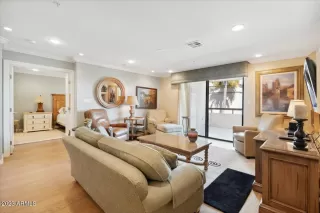 Photo #6: 6533343 Listing