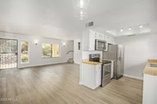 Photo #6: 6533446 Listing