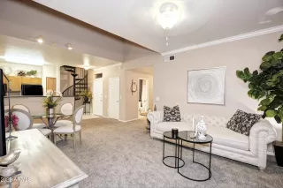 Photo #5: 6533477 Listing