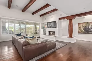 Photo #4: 6533599 Listing