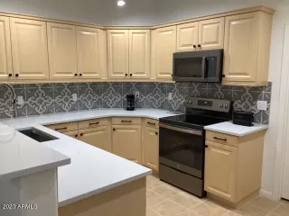 Photo #3: 6533863 Listing